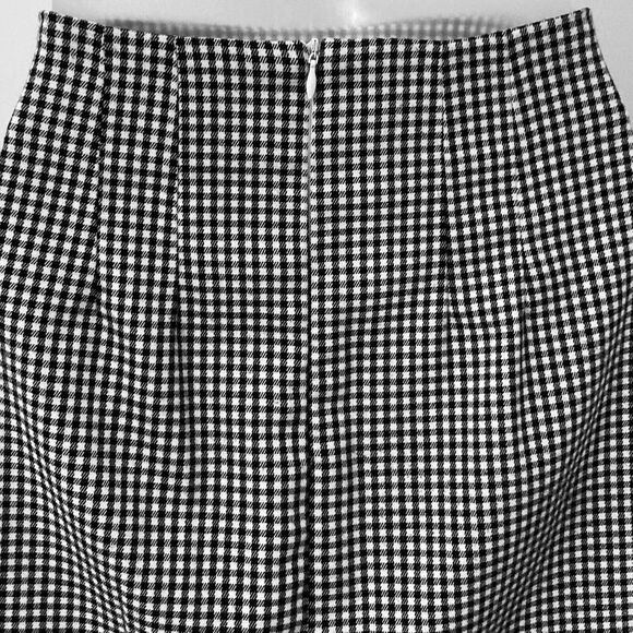 John Galt Brandy Melville Size XS Mini Skirt Front Slits Black White Gingham - Picture 7 of 12